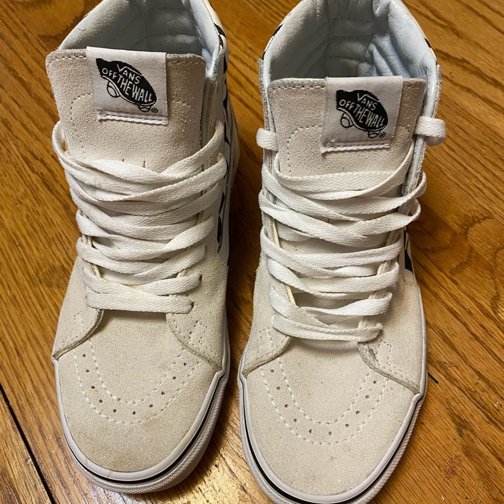 Van’s high top skateboard shoe